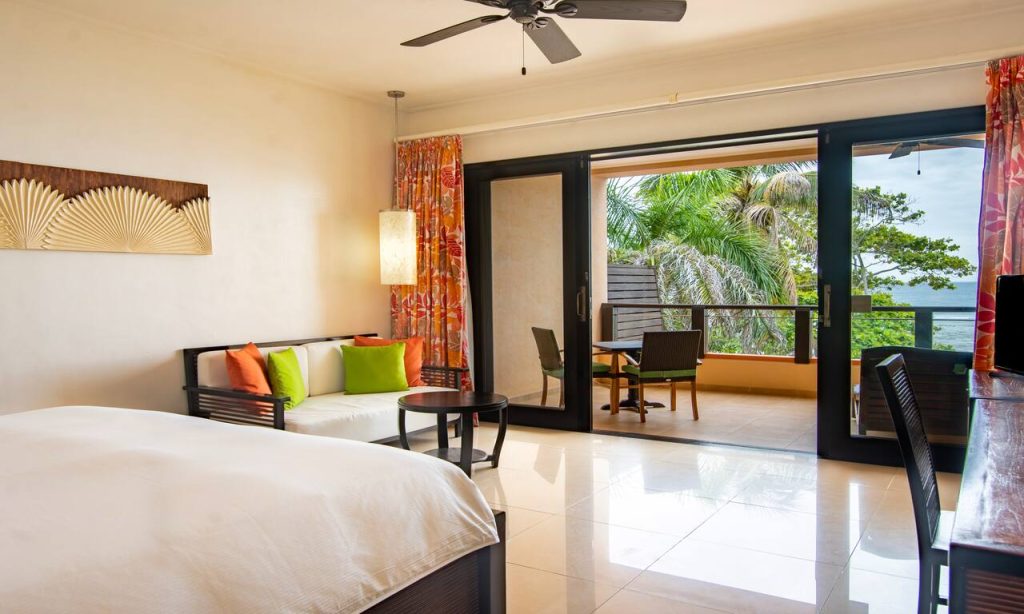 King Premium Room Ocean Jacuzzi – DoubleTree by Hilton Seychelles – Allamanda Resort & Spa