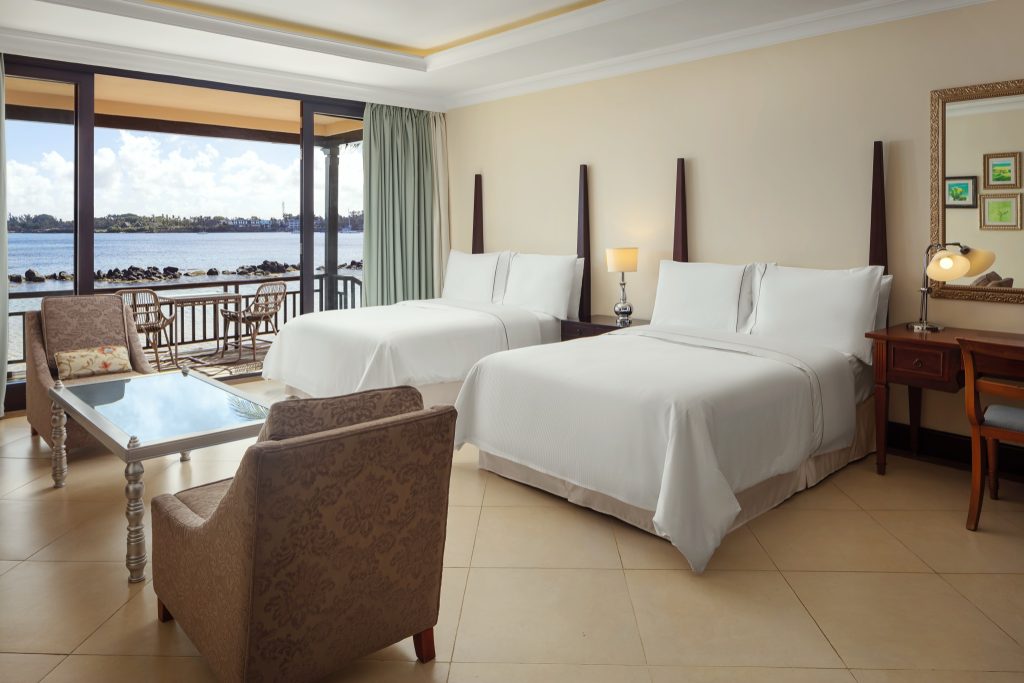 Heavenly Junior Suite mit zwei Betten, großem Fenster, Meerblick und Terrasse